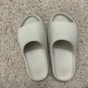 Bone Yeezy slides
